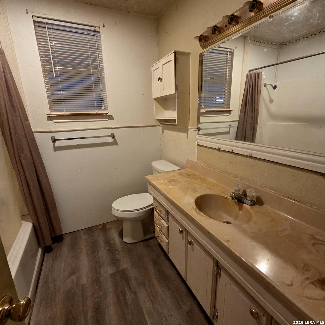 531 Deer Loop, LaGrange, TX, 78945 | 1943336 | Realty Texas LLC