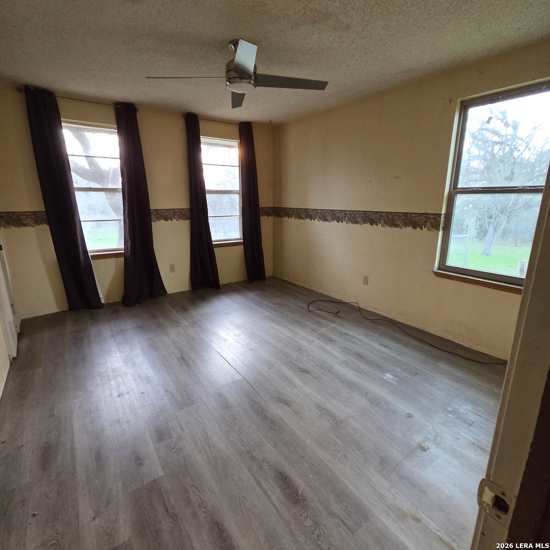 531 Deer Loop, LaGrange, TX, 78945 | 1943336 | Realty Texas LLC
