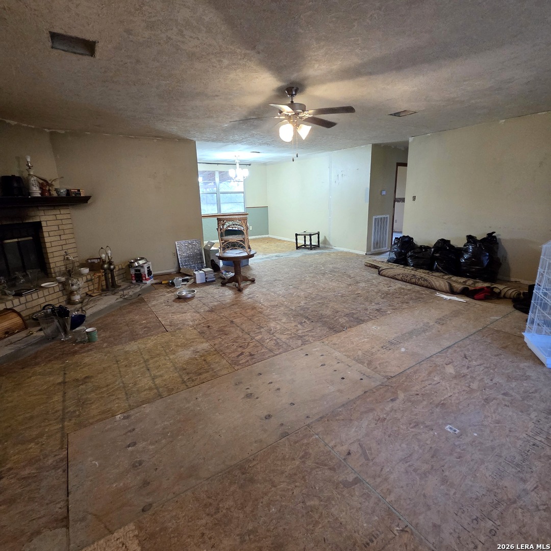 531 Deer Loop, LaGrange, TX, 78945 | 1943336 | Realty Texas LLC