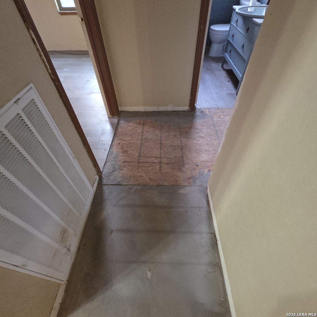 531 Deer Loop, LaGrange, TX, 78945 | 1943336 | Realty Texas LLC