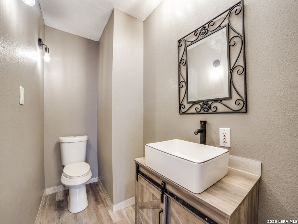 6953 Von Ormy Rd, Von Ormy, TX, 78073 | 1941828 | Realty Texas LLC