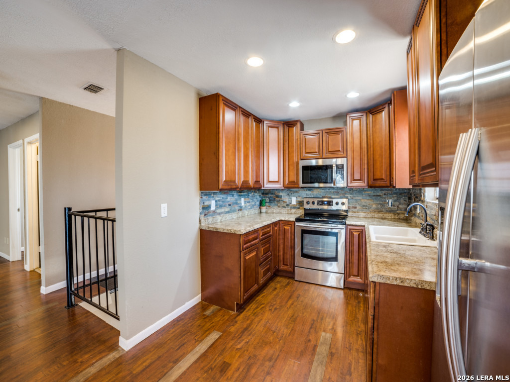 6953 Von Ormy Rd, Von Ormy, TX, 78073 | 1941828 | Realty Texas LLC