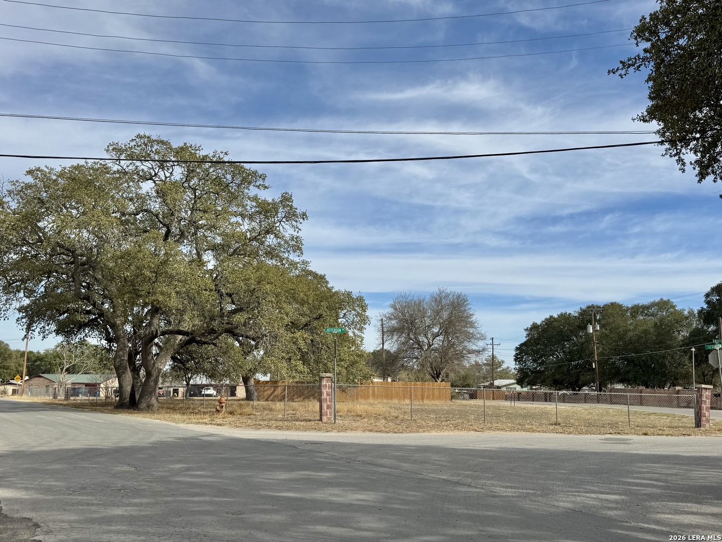 402 W Dilley, Devine, TX, 78016 | 1947200 | Realty Texas LLC