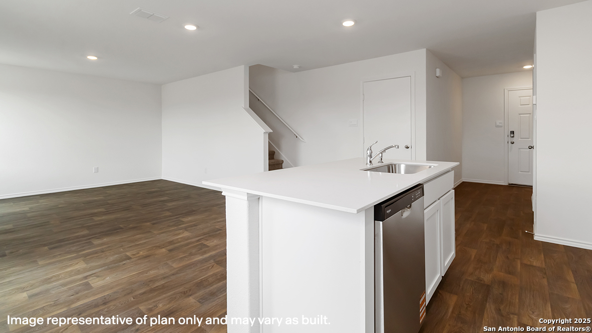 15430 Mint Patch Meadow, Von Ormy, TX, 78073 | 1946532 | Realty Texas LLC