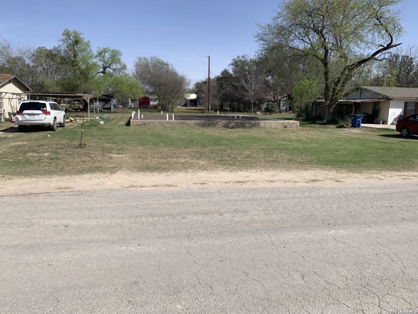 414 Crouch Ave, Devine, TX, 78016 | 1950245 | Realty Texas LLC