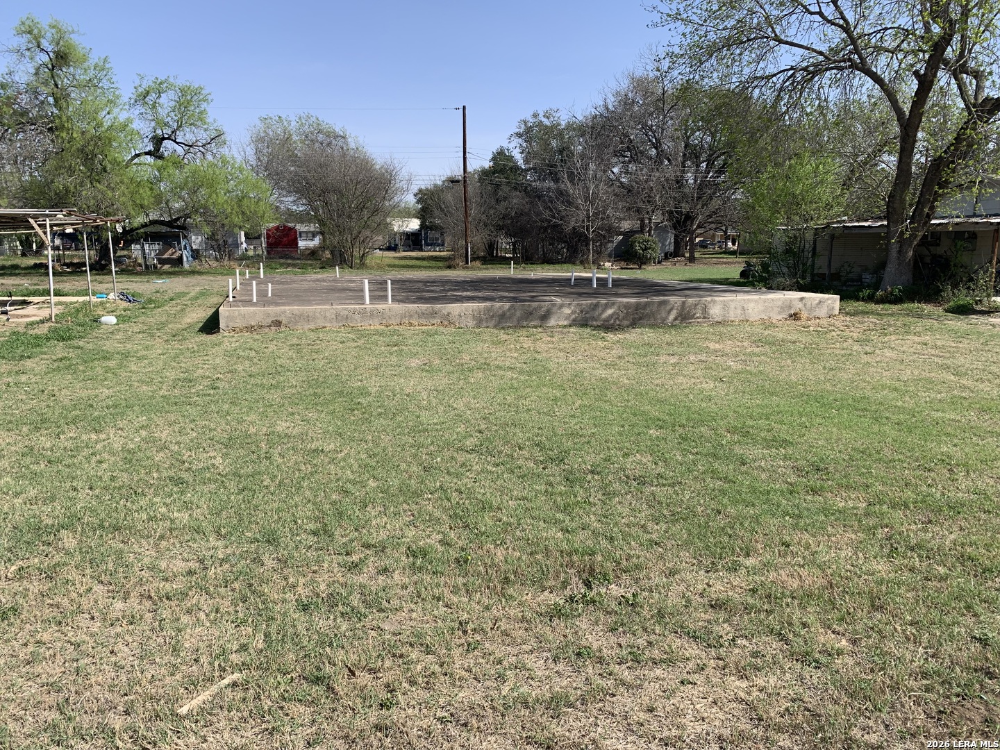 414 Crouch Ave, Devine, TX, 78016 | 1950245 | Realty Texas LLC