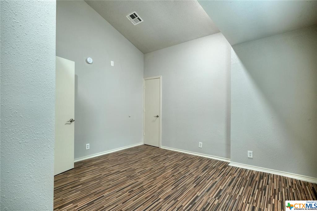 1124 Brookswood Avenue , Austin, TX, 78721 | 454570 | Realty Texas LLC