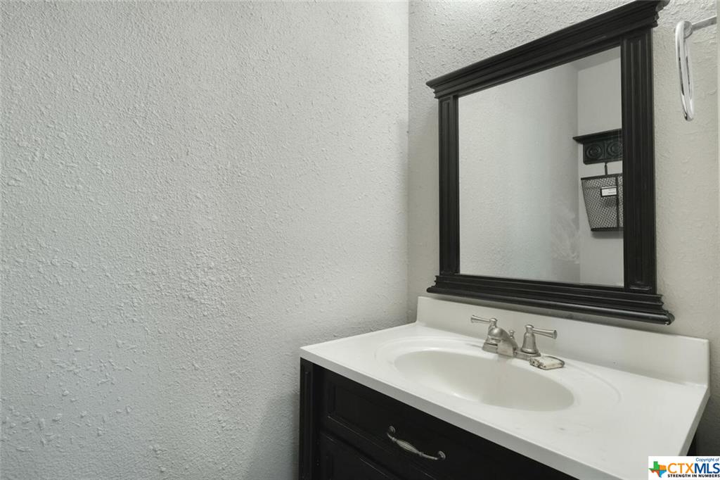 1124 Brookswood Avenue , Austin, TX, 78721 | 454570 | Realty Texas LLC