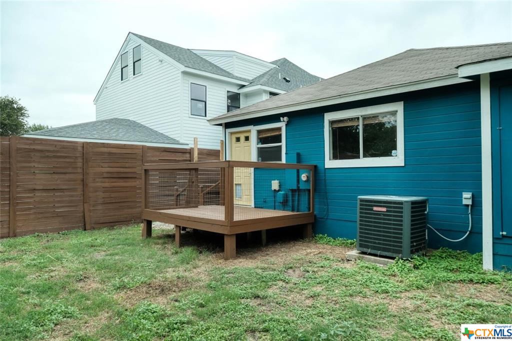 1124 Brookswood Avenue , Austin, TX, 78721 | 454570 | Realty Texas LLC