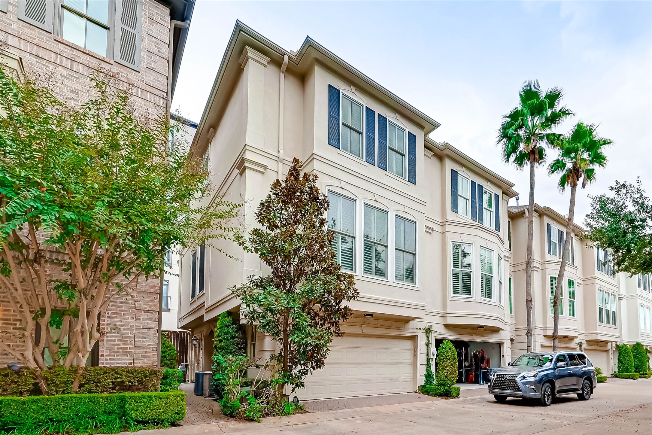 1916 Greenwich Place Drive , Houston, TX, 77019 | 89656324 | Realty Texas LLC