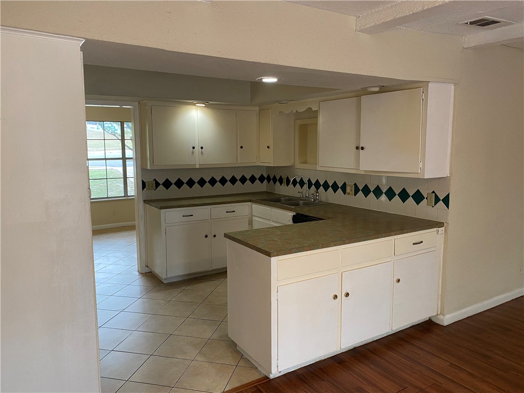 2300 Loyola Lane , Austin, TX, 78723 | 7126922 | Realty Texas LLC