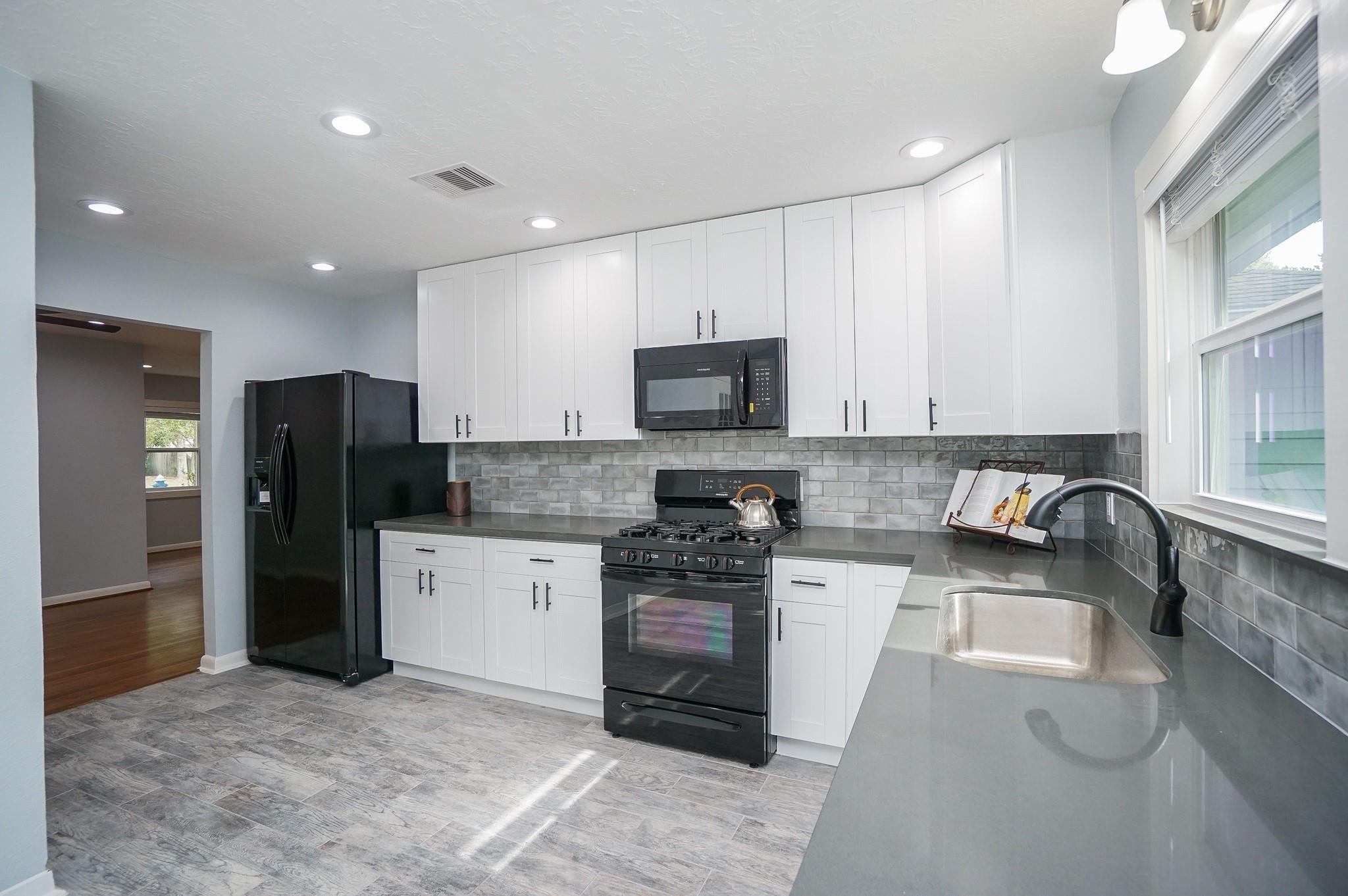 9925 Briarwild Lane , Houston, TX, 77080 | 5564080 | Realty Texas LLC