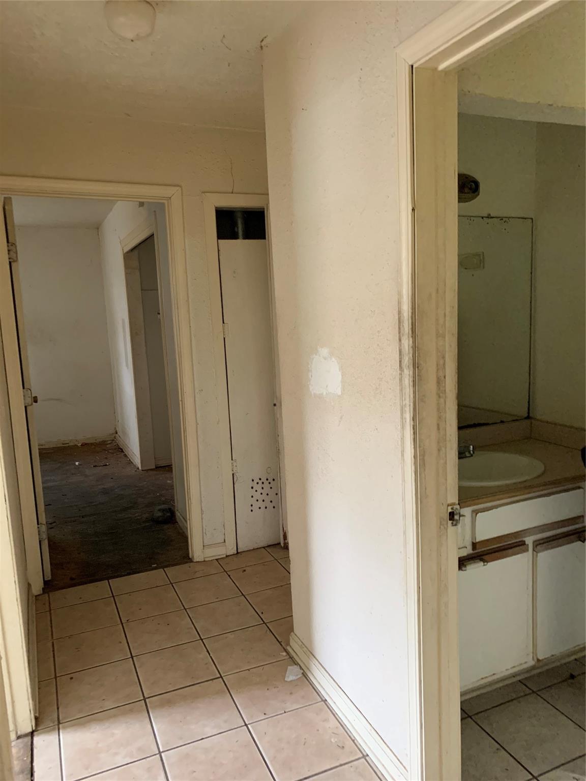 4121 Clover Street , Houston, TX, 77051 | 76563058 | Realty Texas LLC