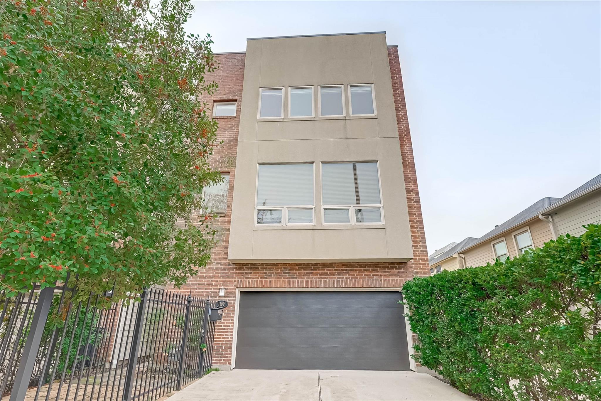 1109 Studer Street , Houston, TX, 77007 | 28090005 | Realty Texas LLC