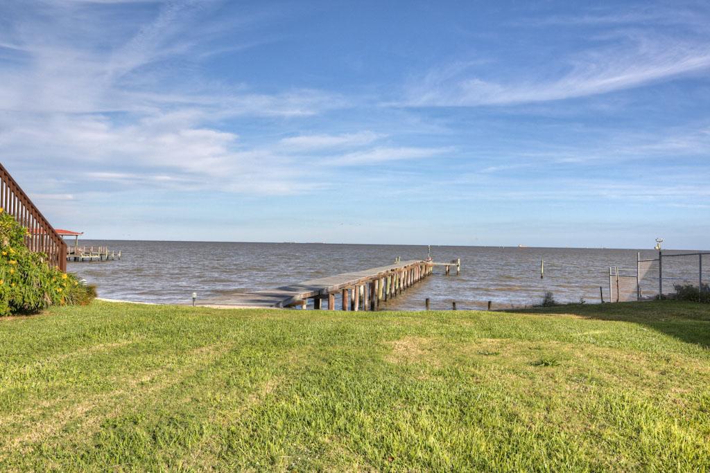 425 2nd Street , San Leon, TX, 77539 | 57791660 | Realty Texas LLC