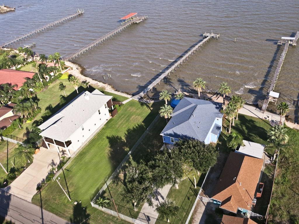 425 2nd Street , San Leon, TX, 77539 | 57791660 | Realty Texas LLC