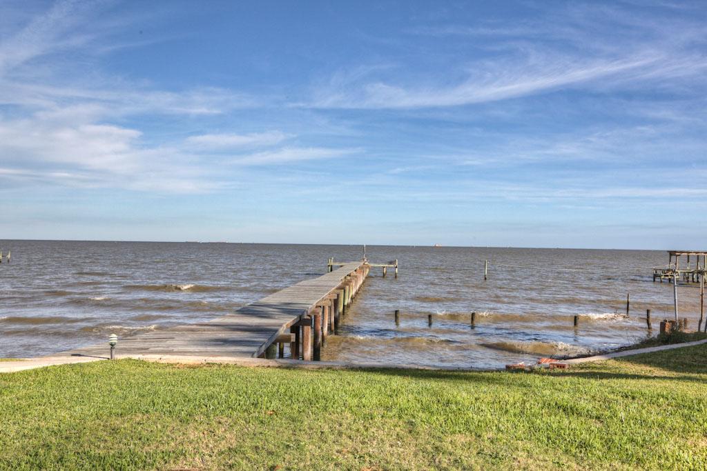 425 2nd Street , San Leon, TX, 77539 | 57791660 | Realty Texas LLC