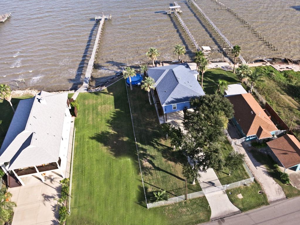 425 2nd Street , San Leon, TX, 77539 | 57791660 | Realty Texas LLC