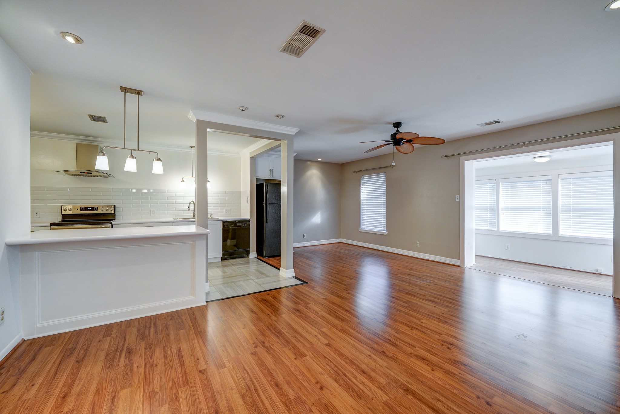 2824 Briarhurst Drive 14 , Houston, TX, 77057 | 37049891 | Realty Texas LLC