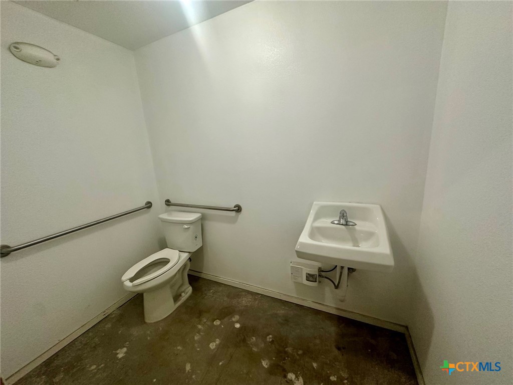 200 W New Braunfels Street W3, Seguin, TX, 78155 | 459166 | Realty Texas LLC