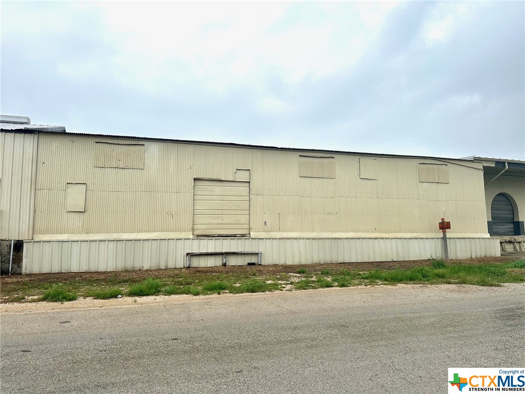 200 W New Braunfels Street W3, Seguin, TX, 78155 | 459166 | Realty Texas LLC