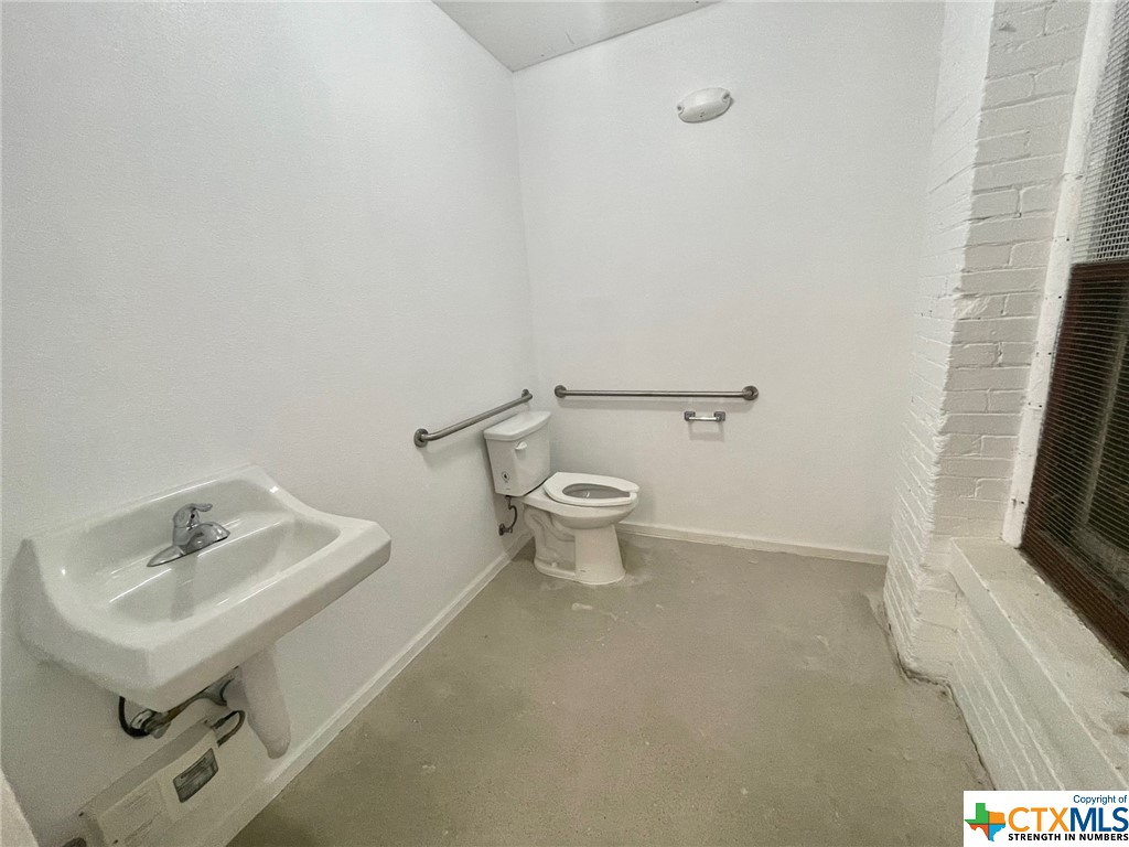 200 W New Braunfels Street W3, Seguin, TX, 78155 | 459166 | Realty Texas LLC