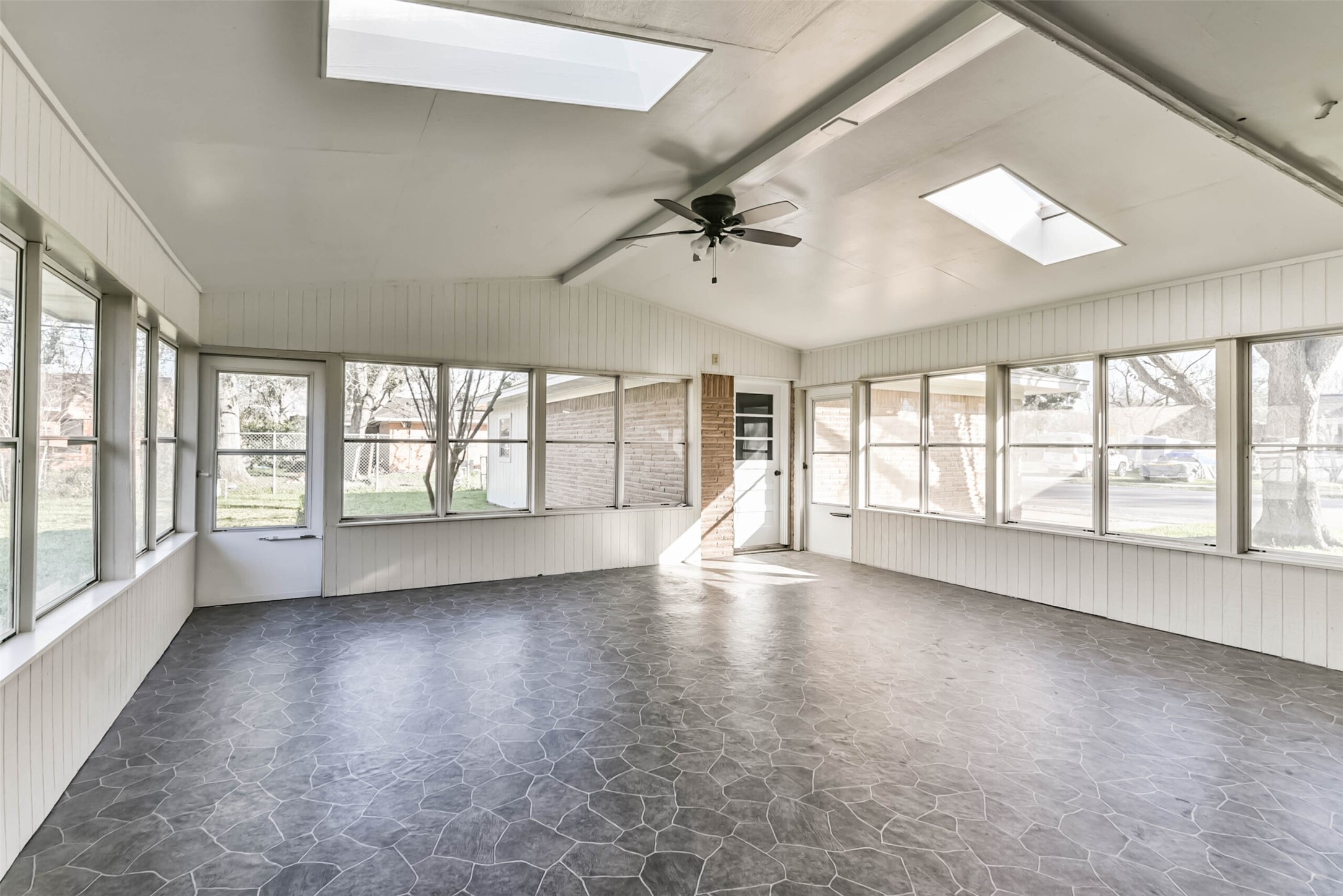 245 Anglewood Courts , Angleton, TX, 77515 | 82378869 | Realty Texas LLC