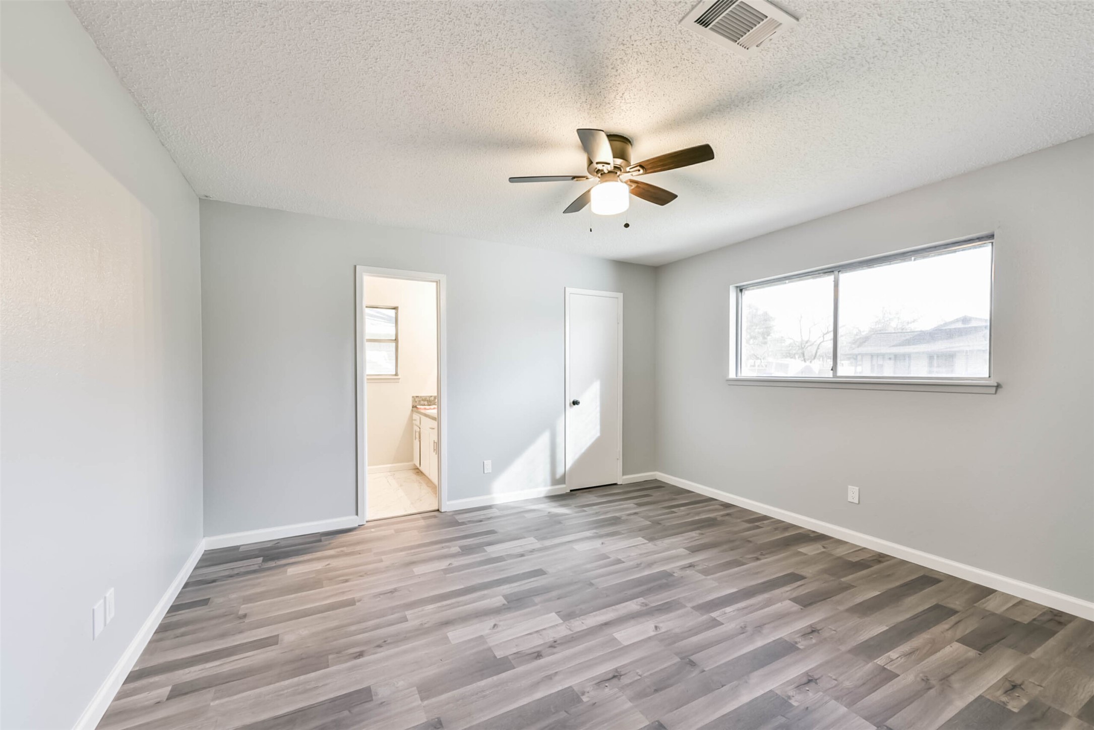 245 Anglewood Courts , Angleton, TX, 77515 | 82378869 | Realty Texas LLC