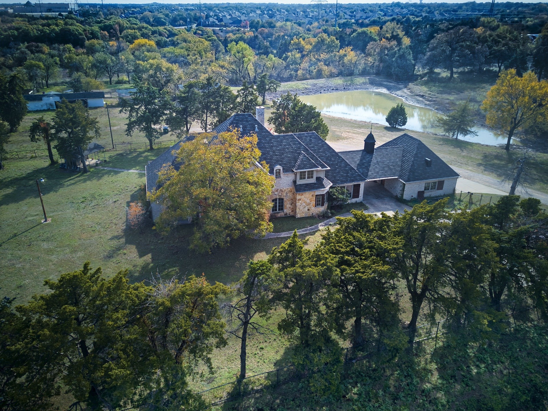 1318 N J Elmer Weaver Freeway , Cedar Hill, TX, 75104 | 14221572 | Realty Texas LLC