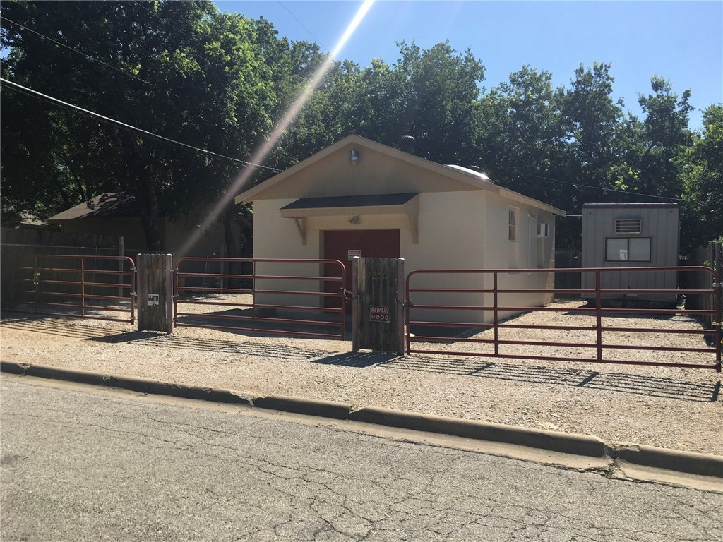 1200 Merrit Avenue , River Oaks, TX, 76114 | 14110789 | Realty Texas LLC