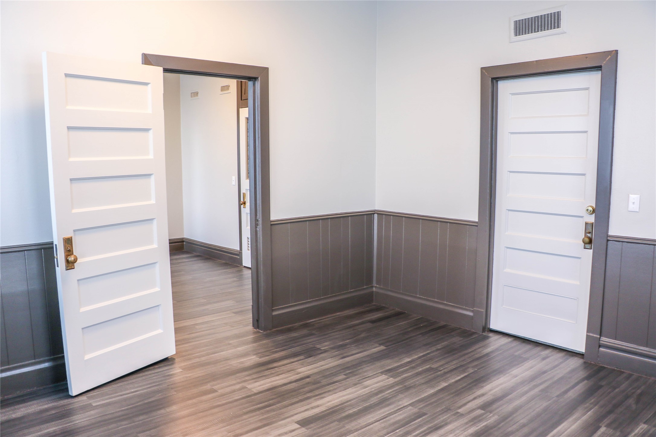 200 N Travis Street, Sherman, TX, 75090 | 14063024 | Realty Texas LLC