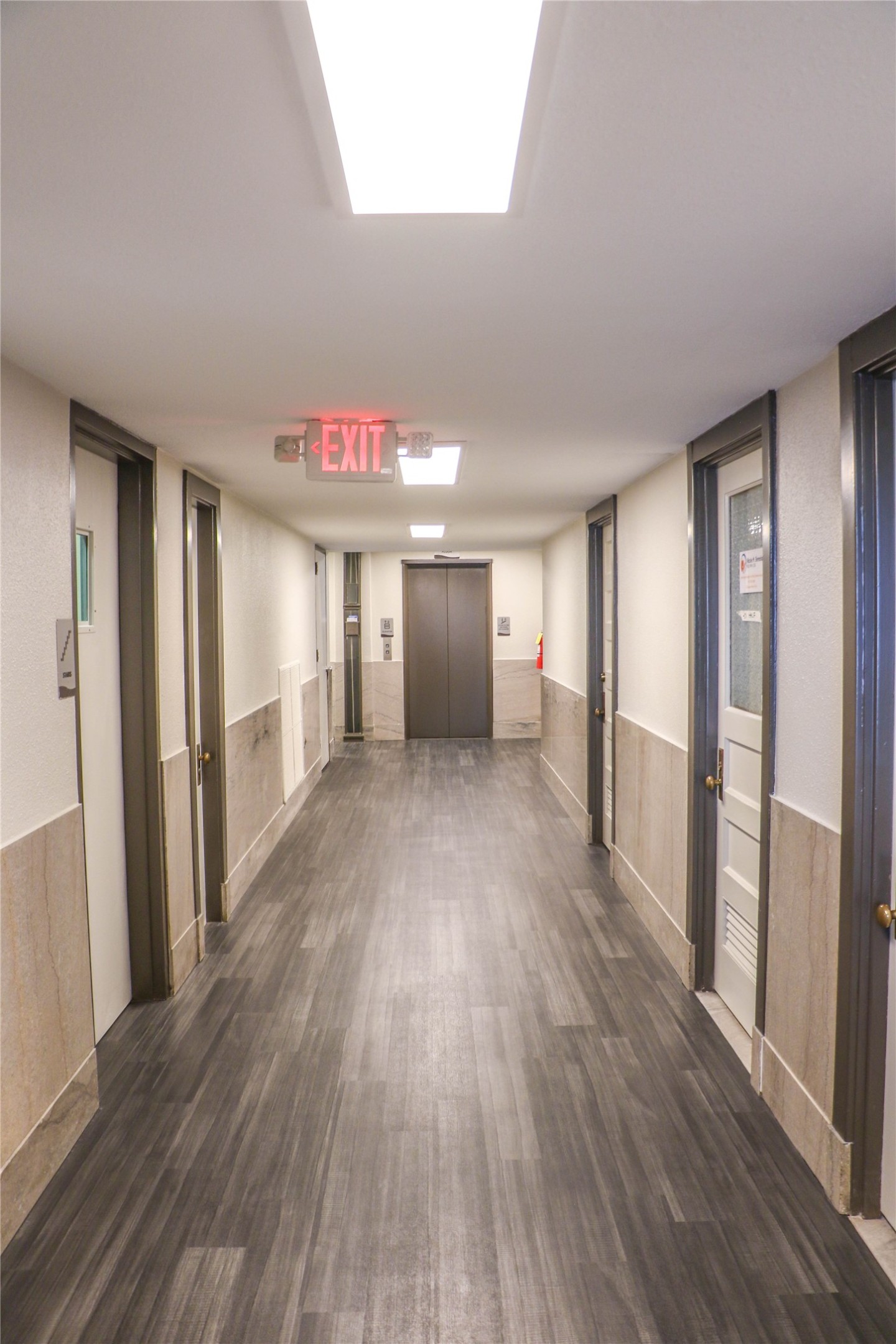 200 N Travis Street, Sherman, TX, 75090 | 14063024 | Realty Texas LLC