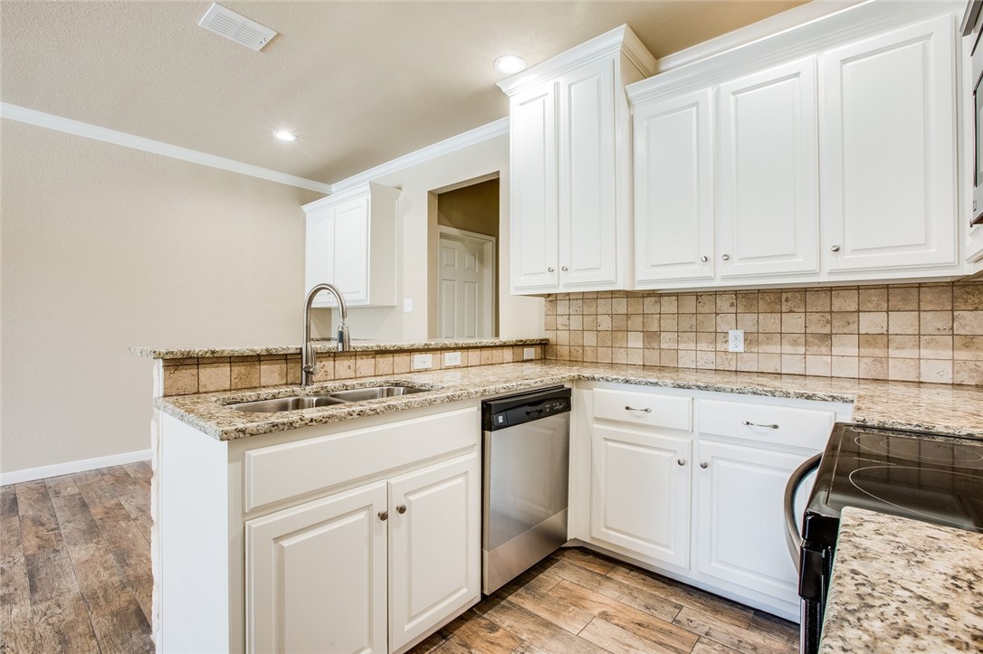 705 Park Street , McGregor, TX, 76657 | 13941417 | Realty Texas LLC