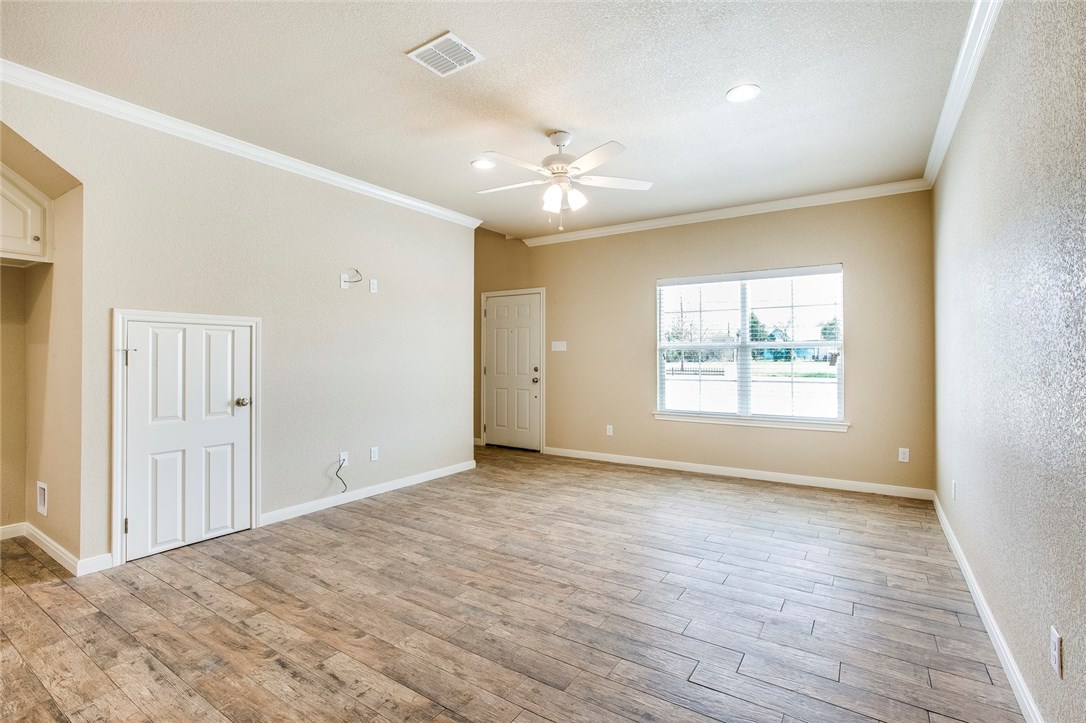 705 Park Street , McGregor, TX, 76657 | 13941417 | Realty Texas LLC