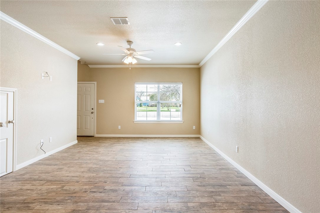 705 Park Street , McGregor, TX, 76657 | 13941417 | Realty Texas LLC