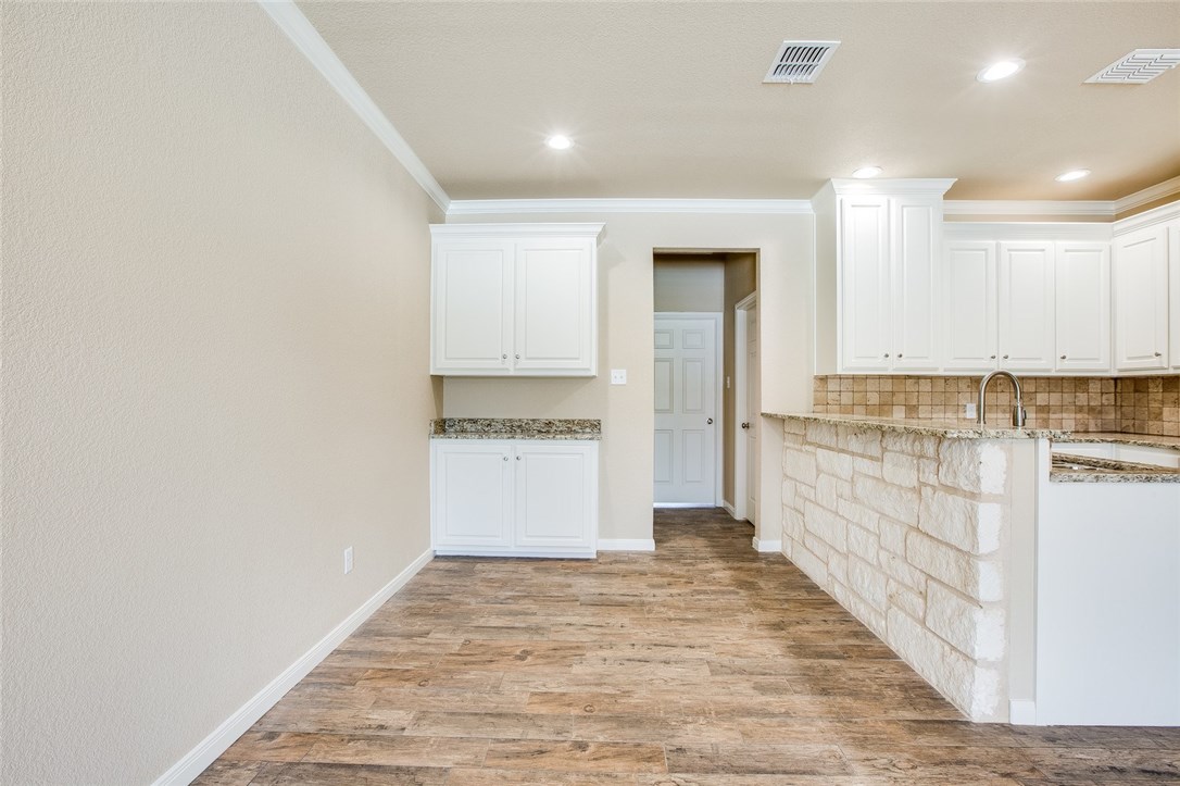705 Park Street , McGregor, TX, 76657 | 13941417 | Realty Texas LLC