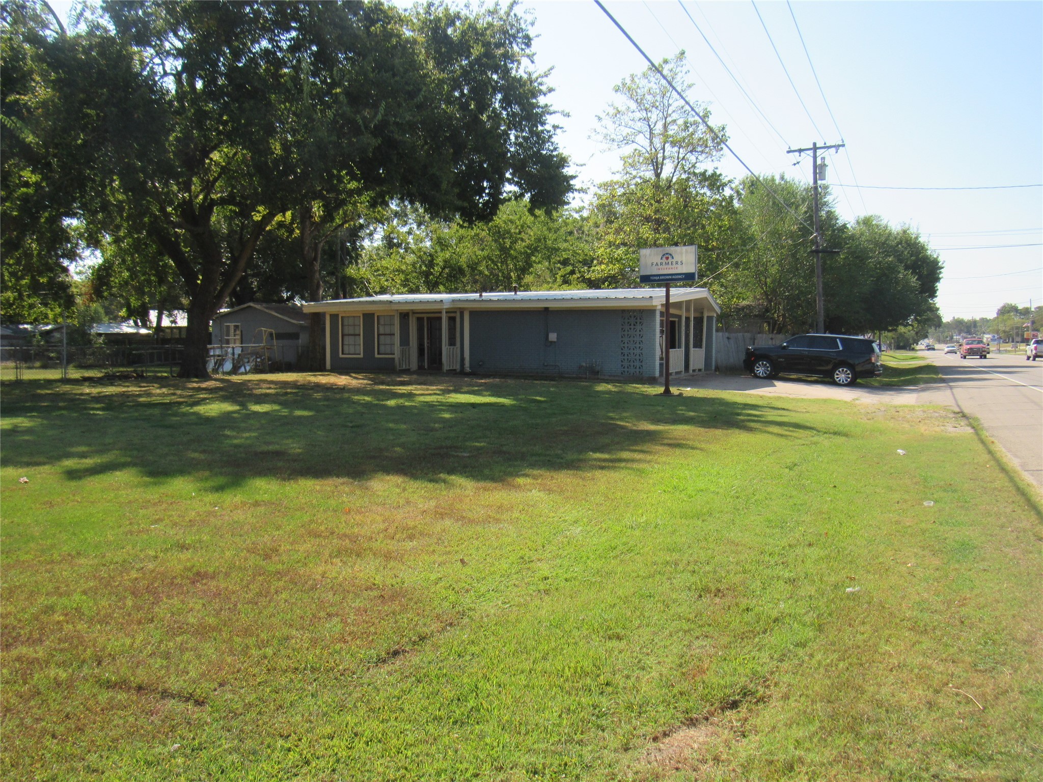 1802 N Center Street , Bonham, TX, 75418 | 14671341 | Realty Texas LLC