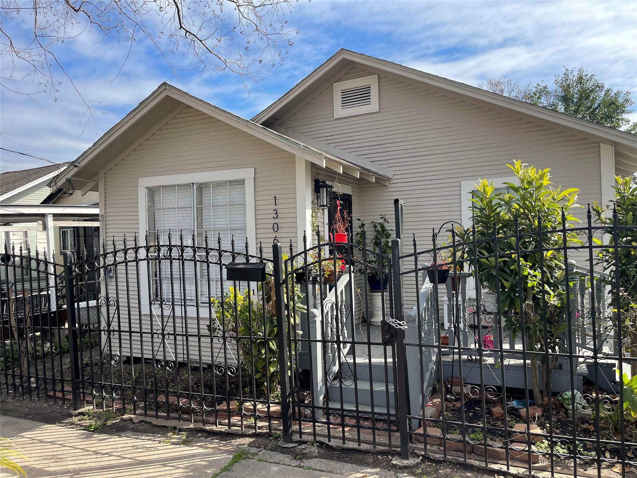 1306 70th Street , Houston, TX, 77011 | 10403092 | Realty Texas LLC