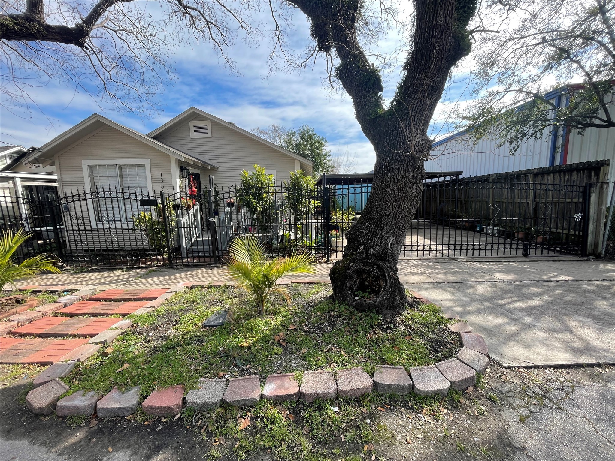 1306 70th Street , Houston, TX, 77011 | 10403092 | Realty Texas LLC
