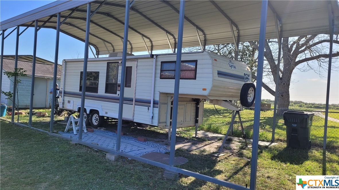 736 E Wiedemann Road , Flatonia, TX, 78941 | 466710 | Realty Texas LLC