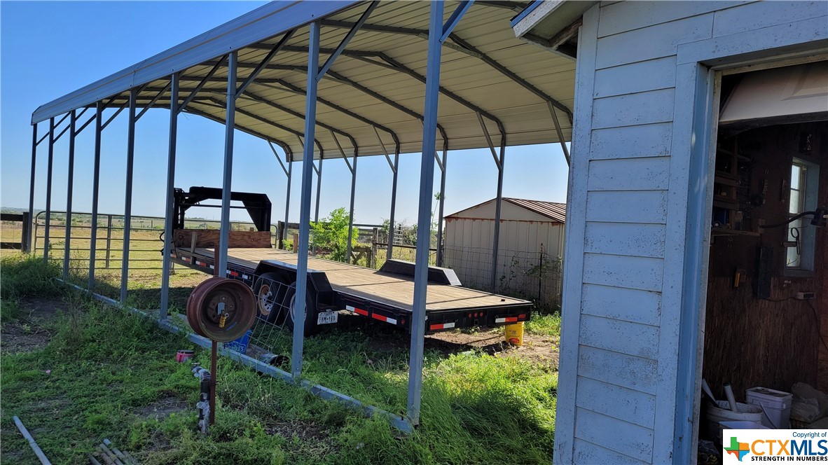 736 E Wiedemann Road , Flatonia, TX, 78941 | 466710 | Realty Texas LLC