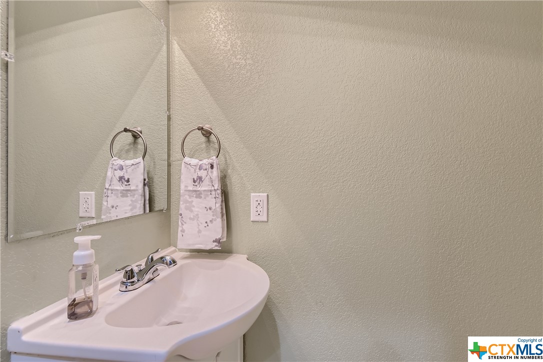 113 Cayman Drive , Cedar Creek, TX, 78612 | 464491 | Realty Texas LLC