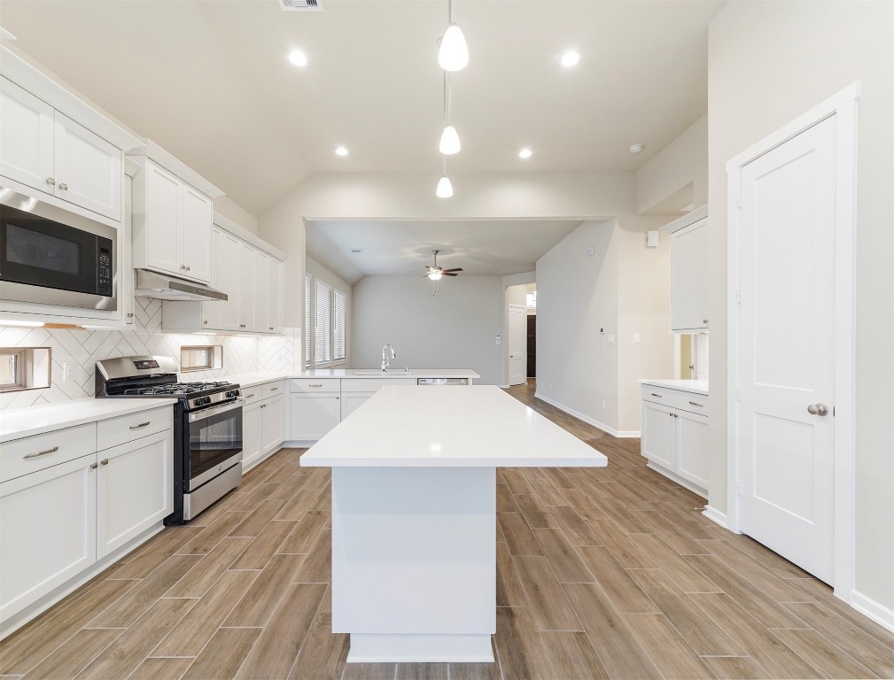 29614 Sterling Knoll Drive, Fulshear, TX, 77441 | 63098792 | Realty Texas LLC