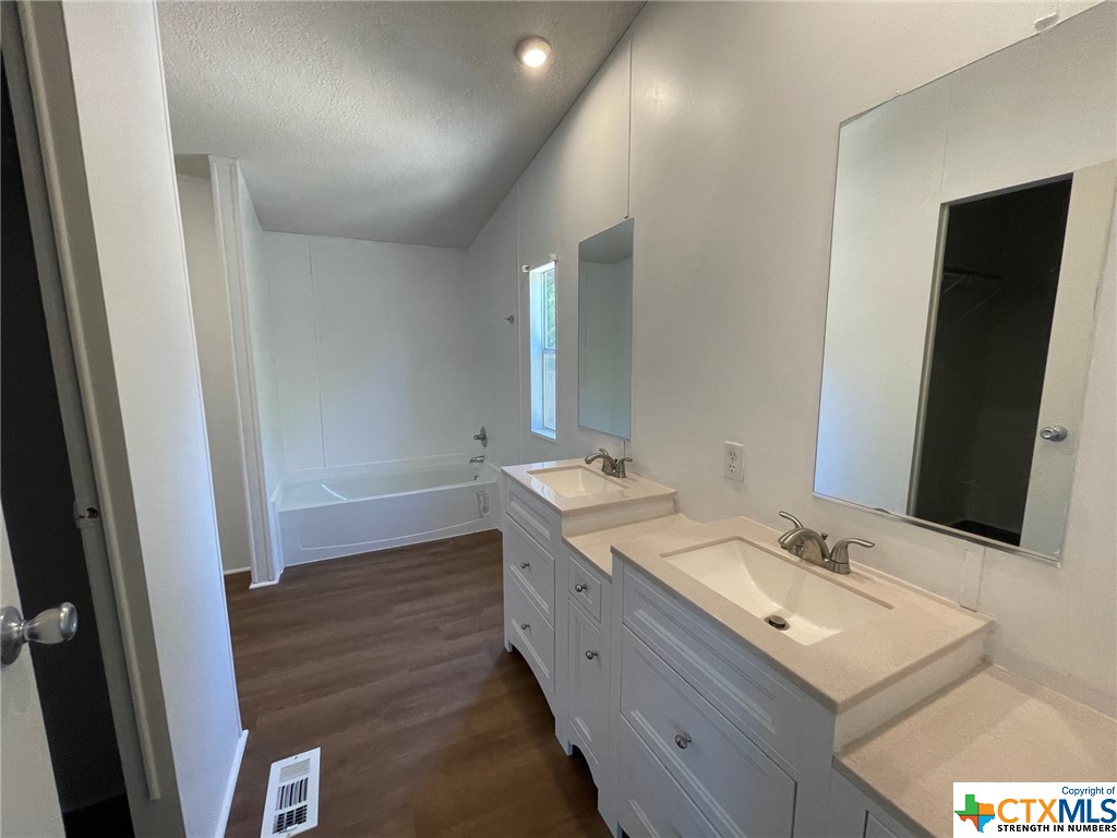 5802 Chimney Rock , Canyon Lake, TX, 78133 | 467888 | Realty Texas LLC