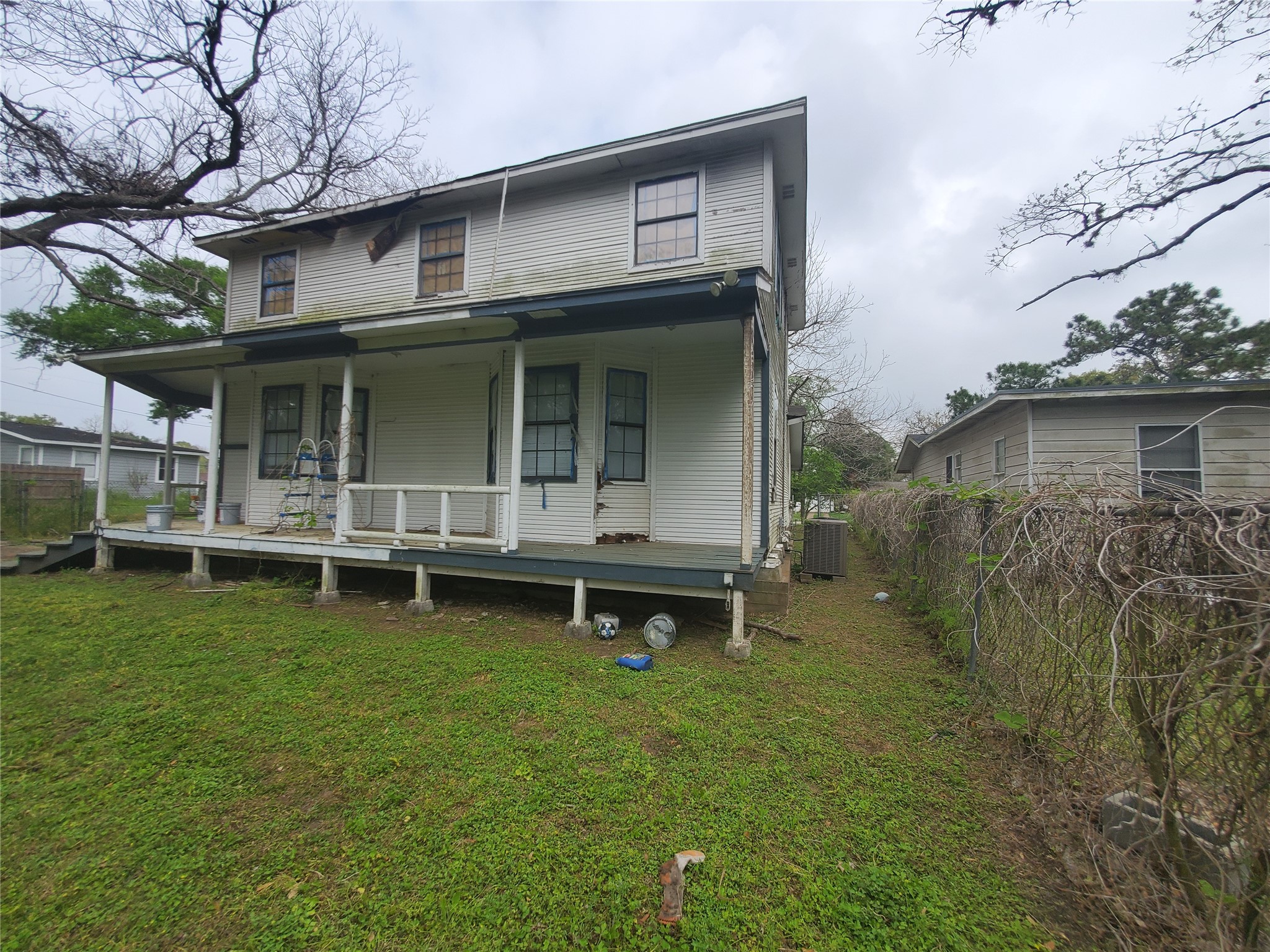 607 Winding Way Street, Lake Jackson, TX, 77566 | 80412740 | Realty Texas LLC