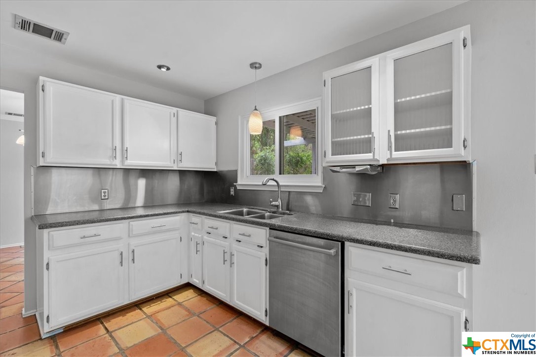 13100 Kellies Farm Lane , Austin, TX, 78727 | 465741 | Realty Texas LLC