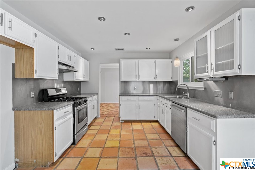 13100 Kellies Farm Lane , Austin, TX, 78727 | 465741 | Realty Texas LLC