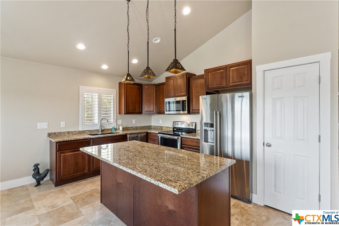 112 Ridge Harbor Drive , Spicewood, TX, 78669 | 466672 | Realty Texas LLC