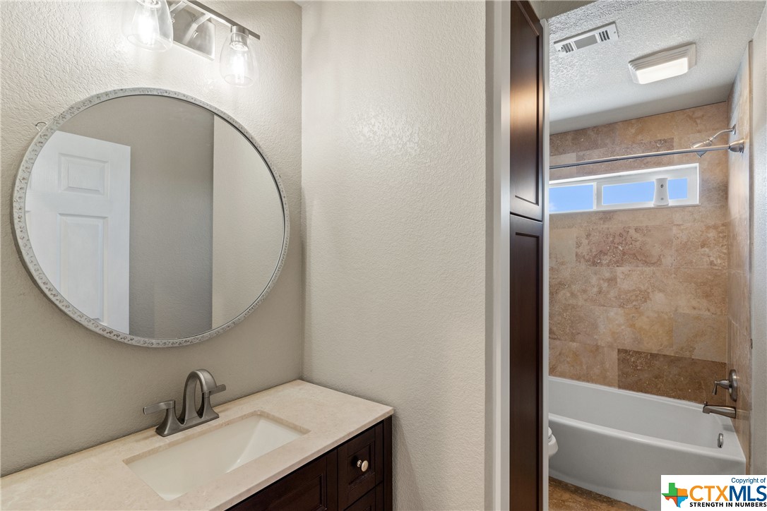 112 Ridge Harbor Drive , Spicewood, TX, 78669 | 466672 | Realty Texas LLC