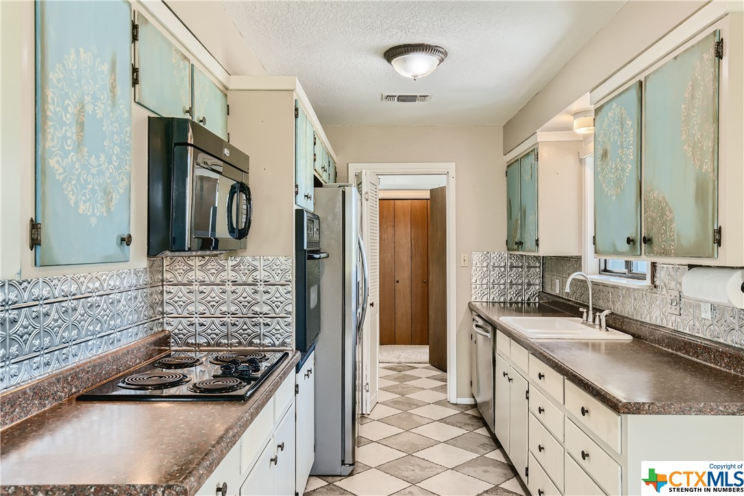721 Pecan Street , Canyon Lake, TX, 78133 | 468574 | Realty Texas LLC